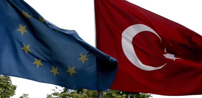 ЕС может отменить визы для Турции и выделит ей 3 млрд евро - Фото