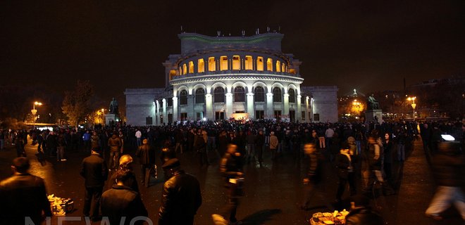 В столице Армении оппозиция начала круглосуточную акцию протеста - Фото