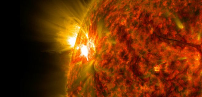 Астрономы прогнозируют разрушительную для Земли вспышку на Солнце - Фото