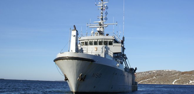 Береговая охрана Норвегии задержала российский траулер - Фото