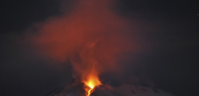 Из-за извержения Этны в Италии отменен ряд авиарейсов - Фото