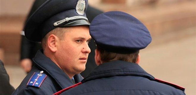 Уволенный милиционер отсудил 172 тыс грн компенсации - Фото