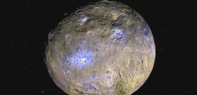 НАСА показало на видео светящиеся участки планеты Церера - Фото
