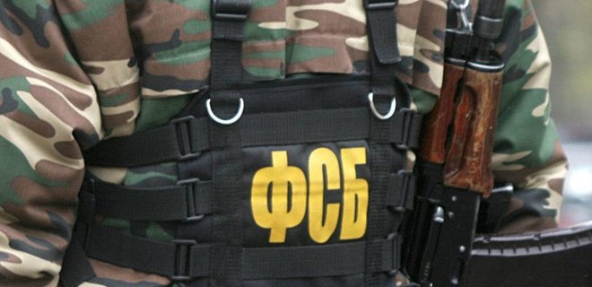 В Крыму проходят обыски у редактора закрытого оккупантами канала - Фото
