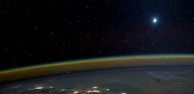 Космические зонды NASA и Японии передали фото Прометея и Венеры - Фото