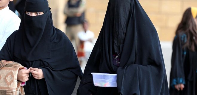 В Саудовской Аравии впервые проголосовали женщины - Фото