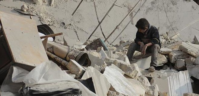 Бомбежка ВВС РФ сирийского Алеппо унесла более 80 жизней - СМИ - Фото