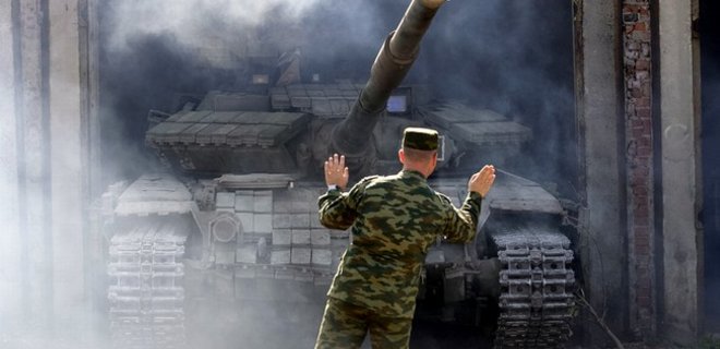 ИС: Боевики перемещают боевую технику в Петровский район Донецка - Фото
