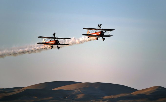 Высший пилотаж: зрелищный фоторепортаж с авиашоу в Эмиратах