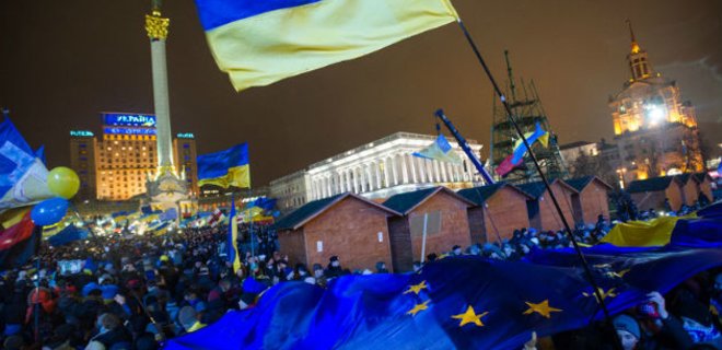 Еврокомиссия будет рекомендовать отменить визы для Украины: отчет - Фото