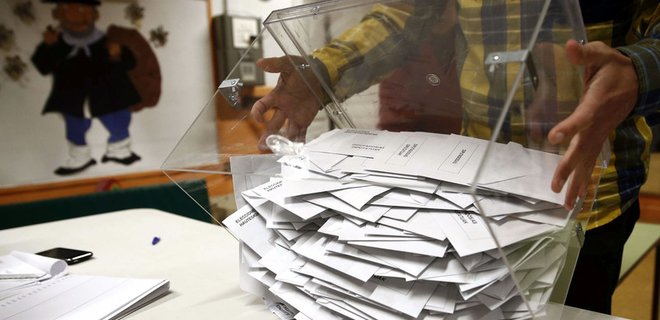 Выборы в Испании: консерваторы утратили большинство в парламенте - Фото