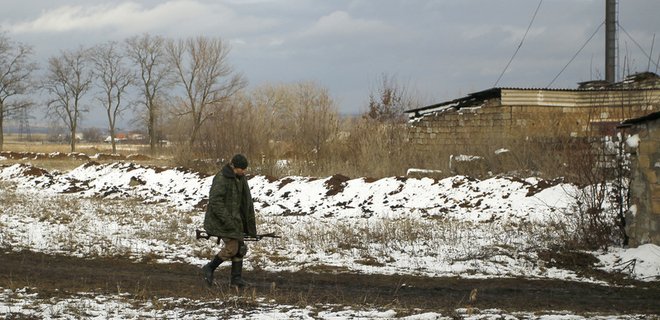 Выстрелом снайпера боевиков ранен житель Марьинки - Фото