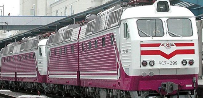 Укрзализныця ввела 33 дополнительных поезда на праздники: список - Фото