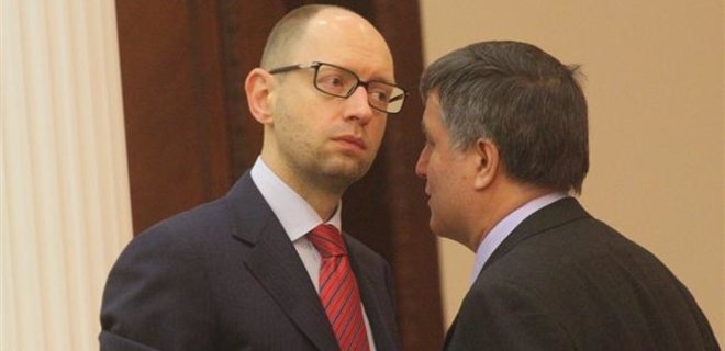 Яценюк отрицает возможность отставки Авакова - Фото