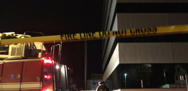 В США на торговый центр упал самолет: есть погибший - Фото