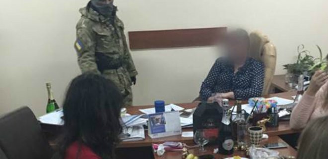 В СБУ рассказали подробности задержания чиновницы Одесской ОГА - Фото