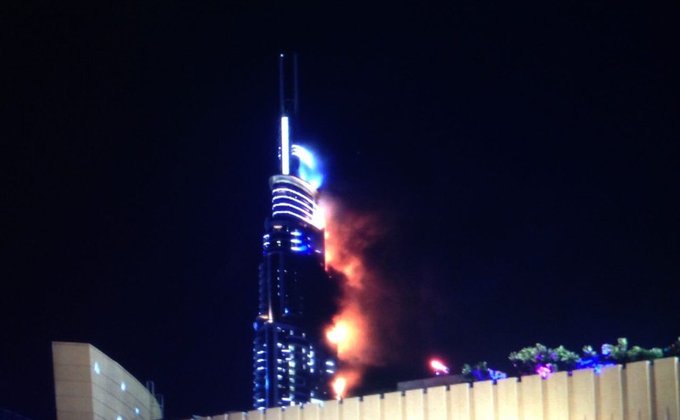 Ночной пожар в Дубае омрачил Новый год: фоторепортаж