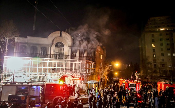 В Тегеране протестующие напали на посольство Саудовской Аравии