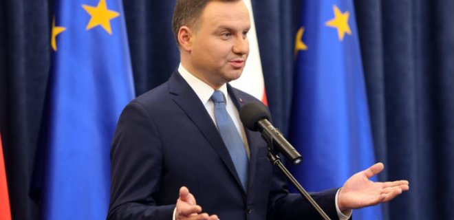 Президент Польши подписал вызвавший критику ЕС закон о СМИ - Фото