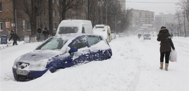Погода в Украине: сильный снег, метели, заносы - Фото