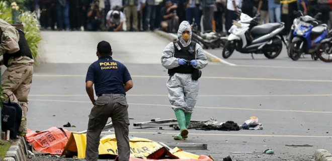 Число жертв взрывов в Джакарте возросло до семи - Фото