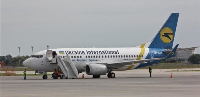 В ГПУ назвали причину аварийной посадки самолета МАУ во Львове - Фото
