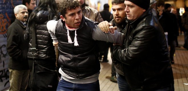 В вузах Турции арестованы 18 преподавателей-противников Эрдогана - Фото