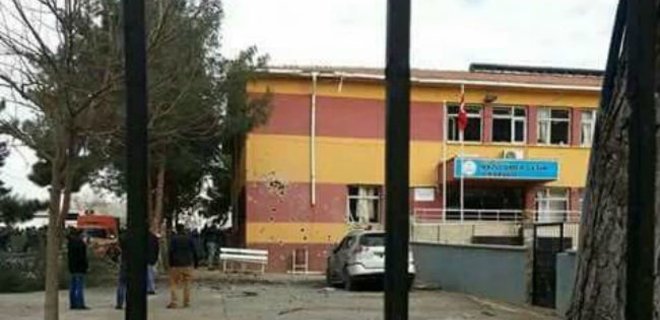 В Турции снаряд из Сирии попал на территорию школы: двое погибших - Фото