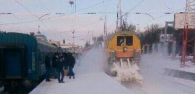 На Одесской железной дороге из-за непогоды задерживаются поезда - Фото