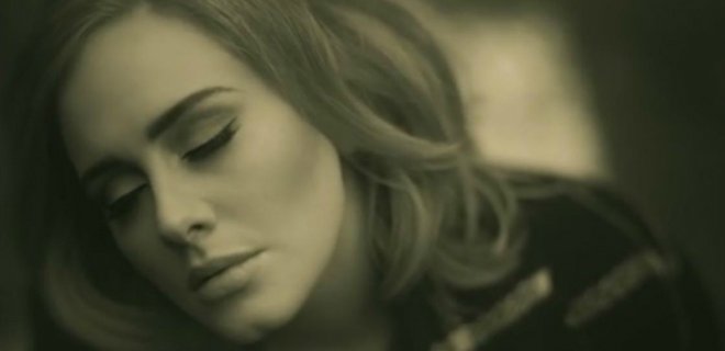 Клип Adele на YouTube побил рекорд Gangnam Style - Фото