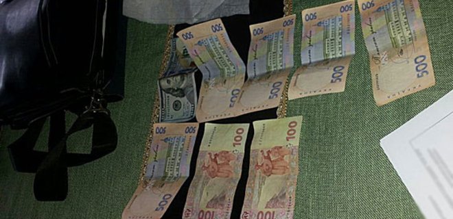 На Закарпатье полиция задержала хирурга на взятке 8 тыс грн  - Фото