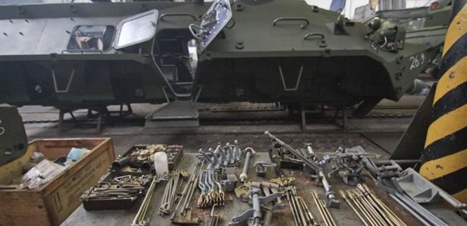 На Житомирском бронетанковом заводе украли двигатели на 6,8 млн - Фото