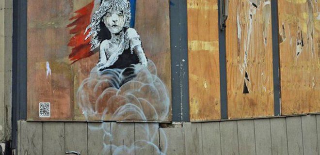 Художник Бэнкси создал новое граффити в поддержку беженцев  - Фото