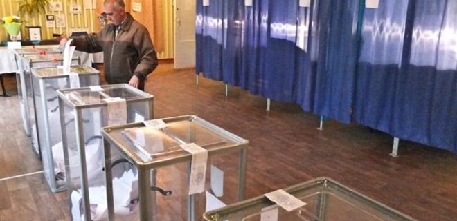 Суд отложил выборы в райсоветы Киева - Фото