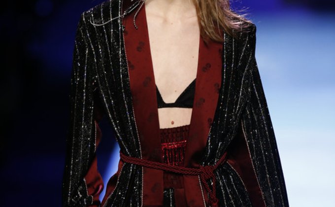 Высокая мода в Париже: фото коллекций Gaultier и Valentino
