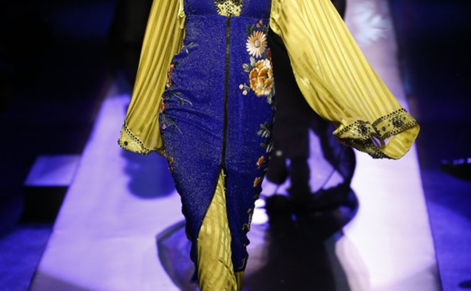 Высокая мода в Париже: фото коллекций Gaultier и Valentino