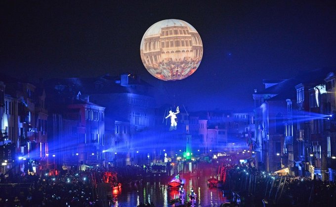 В Италии проходит знаменитый Венецианский карнавал-маскарад