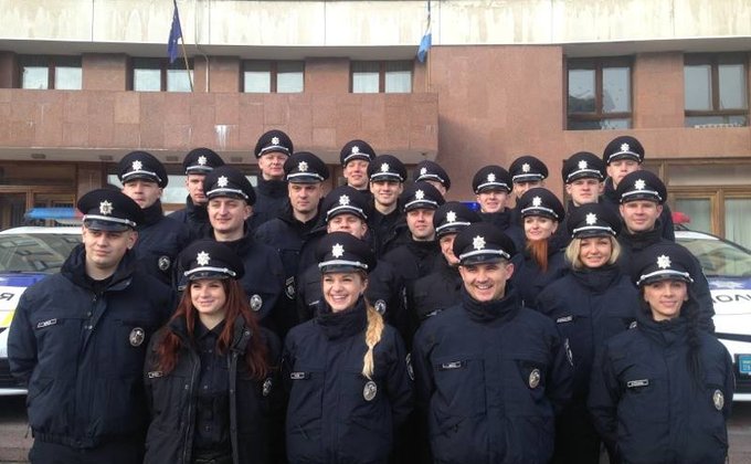 В Ивано-Франковске приняли присягу патрульные полицейские: фото