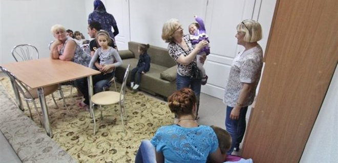 В Минсоцполитики назвали количество переселенцев в Украине - Фото