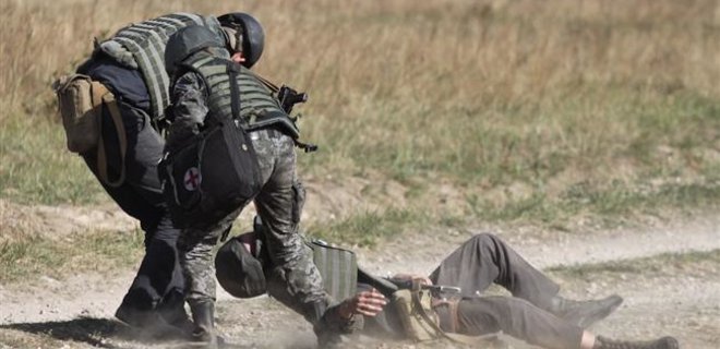 В боях с гибридной армией РФ ранены двое украинских военных - Фото