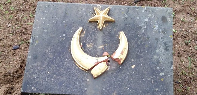 В Севастополе осквернили мемориал турецким воинам - Фото