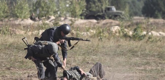 В Донецкой области на растяжке подорвался украинский военный - Фото