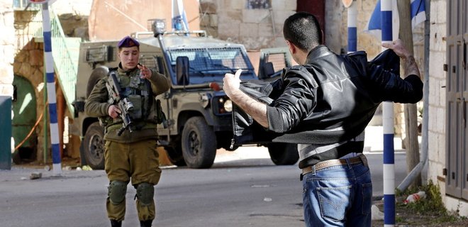 В Израиле трое палестинцев напали на полицию: есть погибшие - Фото