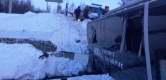 На Кавказе в аварию попал автобус с украинскими туристами - Фото