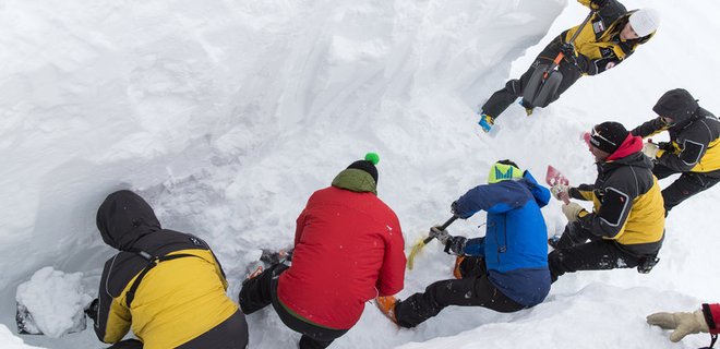 В результате схода лавины в Австрии погибли пять чешских лыжников - Фото