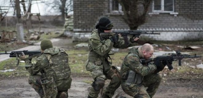 Военный ранен из-за обстрелов в Марьинке Донецкой области - Фото