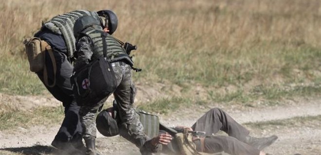 Трое военных подорвались на растяжке около ДАП, один погиб - СМИ - Фото