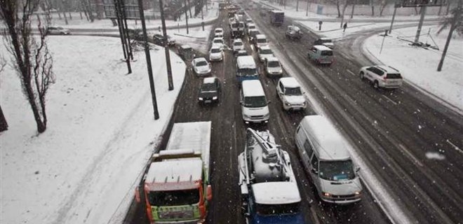 Водителей Киева и области предупреждают о низкой видимости - Фото