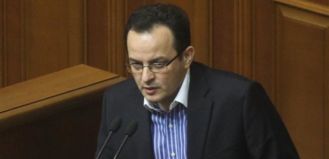 В парламенте вновь будут собирать подписи за отставку Кабмина - Фото