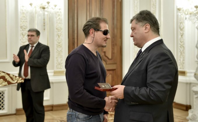 Порошенко наградил раненых участников Евромайдана: фото